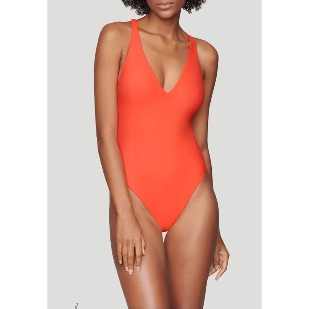 CUUP Plus Size Women's The Plunge One Piece size large D-E